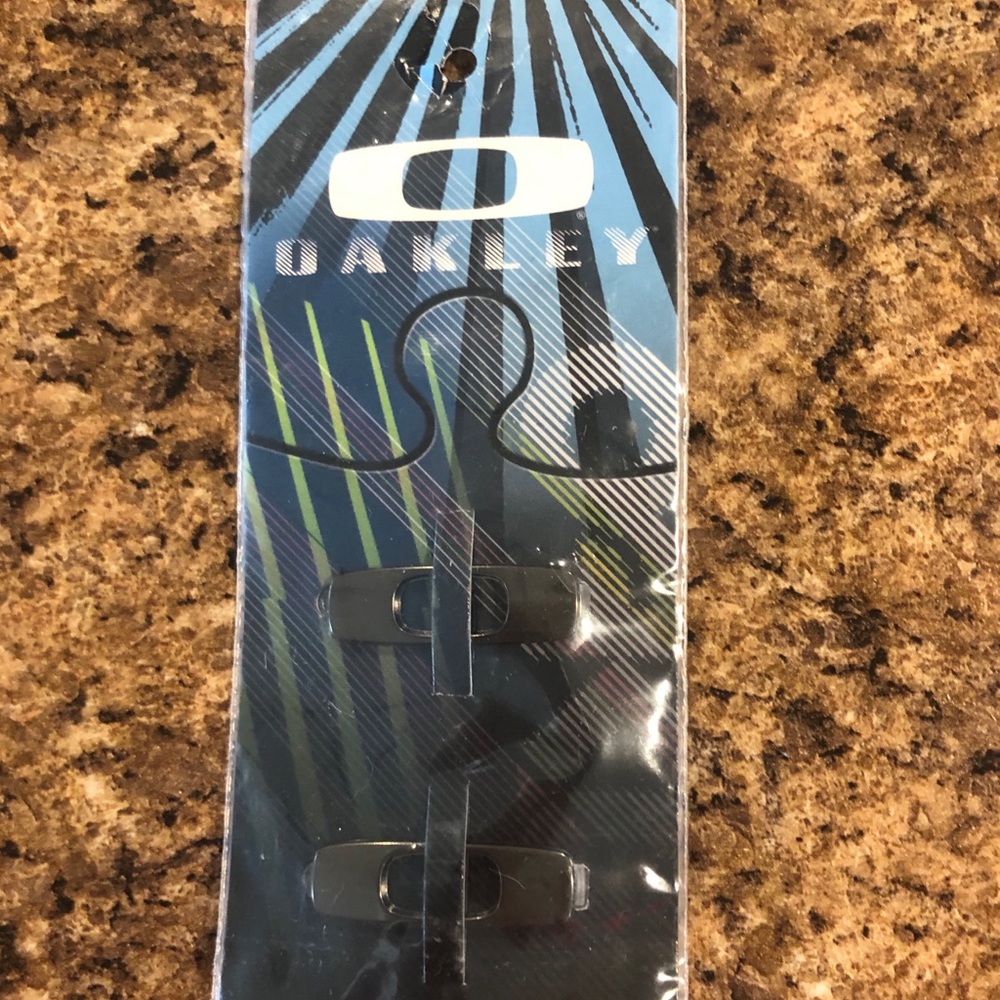 Oakley BATWOLF interchangeable icon system
